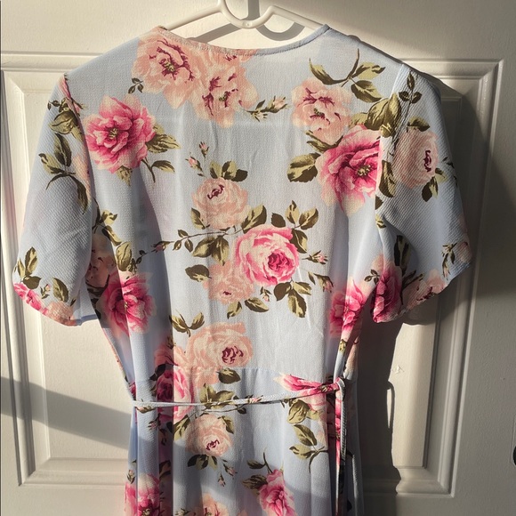 Magnolia Skye Floral Top in Light Blue, Pink & Green - Picture 7 of 8